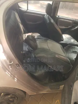 Toyota Vitz 2002 Silver