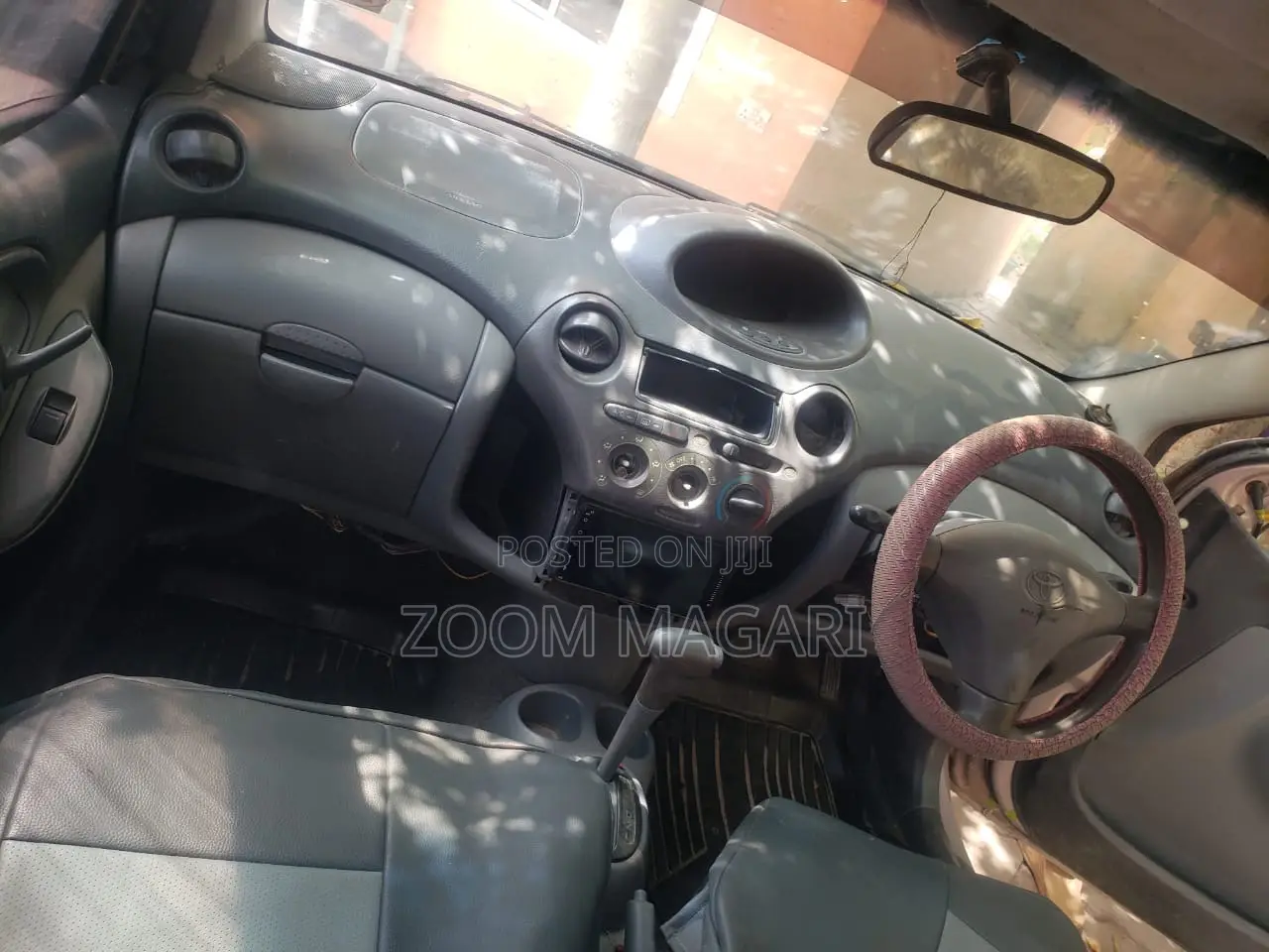 Toyota Vitz 2002 Silver