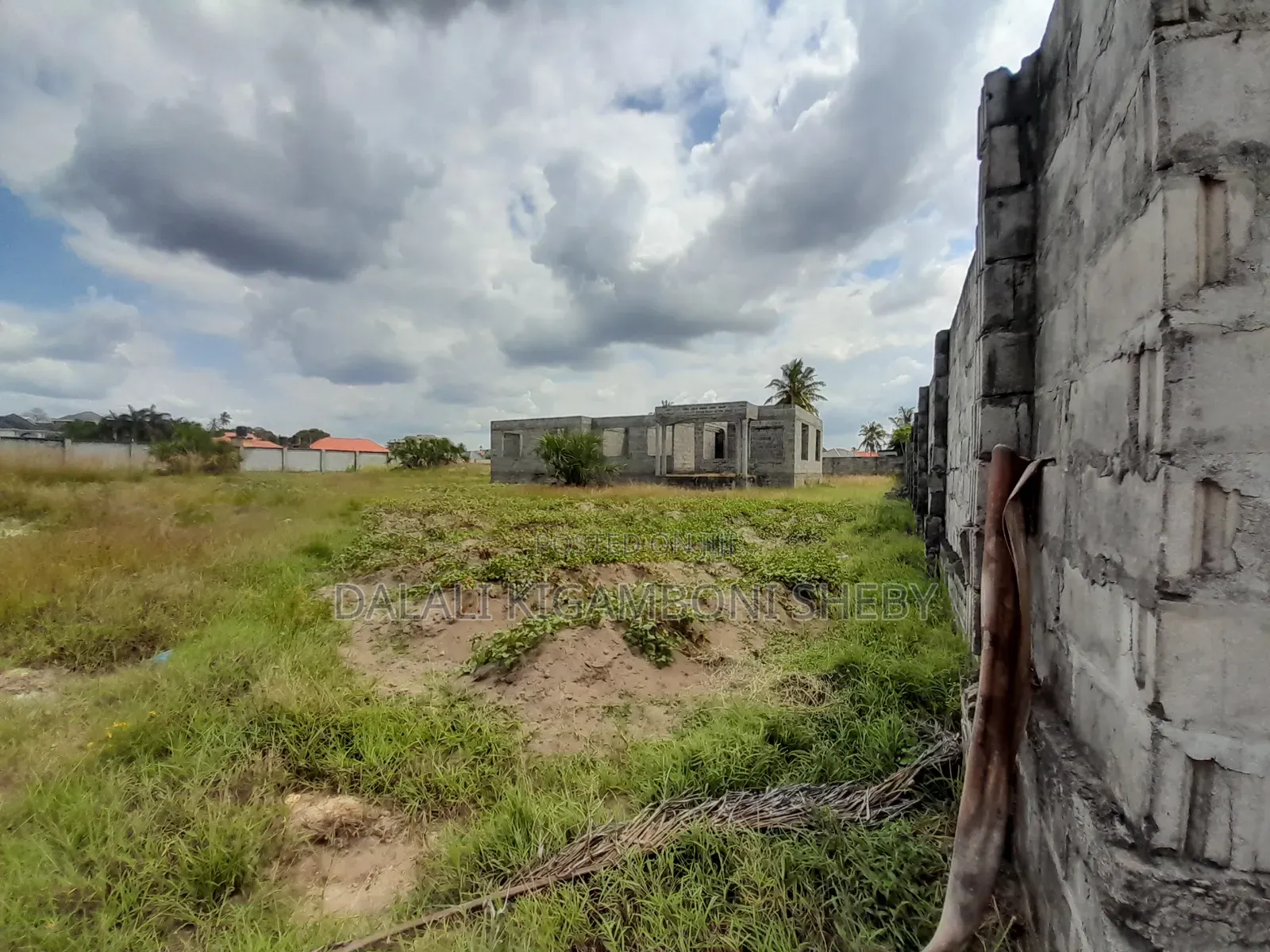 Kiwanja Kinauzwa Kigamboni Kibada