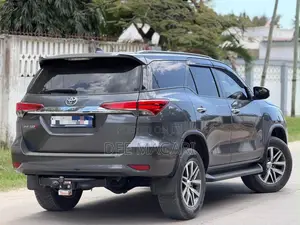 Toyota Fortuner 2019 Gray