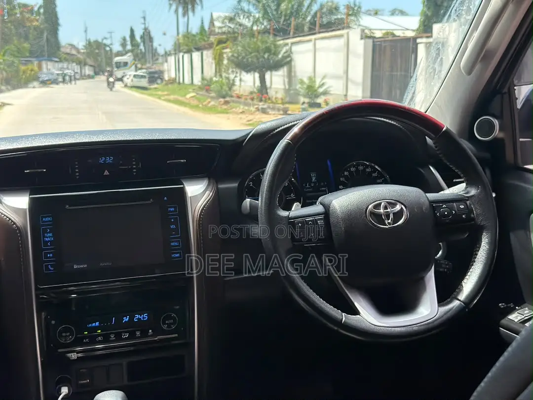 Toyota Fortuner 2019 Gray