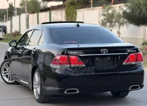 Toyota Crown 2010 Black
