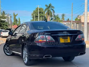 Toyota Crown 2010 Gray