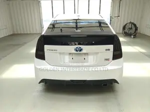 Toyota Prius Four 2013 White