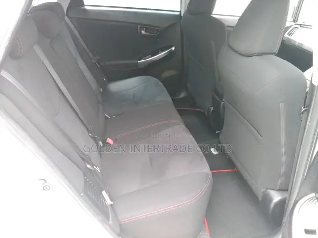 Toyota Prius Four 2013 White