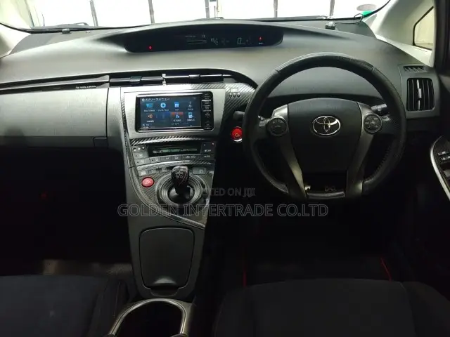 Toyota Prius Four 2013 White