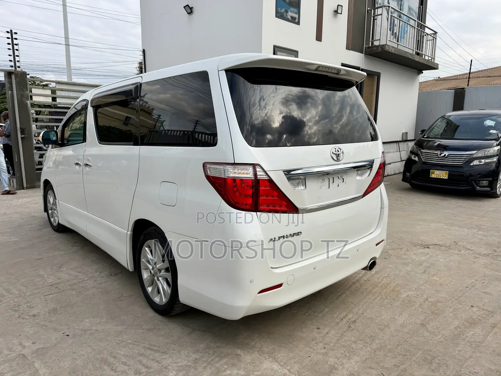 Toyota Alphard 2.4 Petrol FWD 2009 White