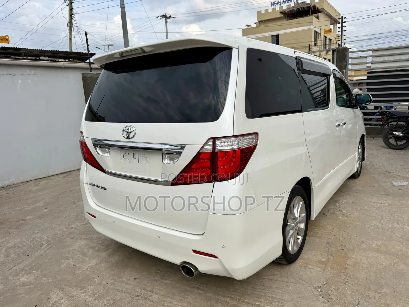 Toyota Alphard 2.4 Petrol FWD 2009 White