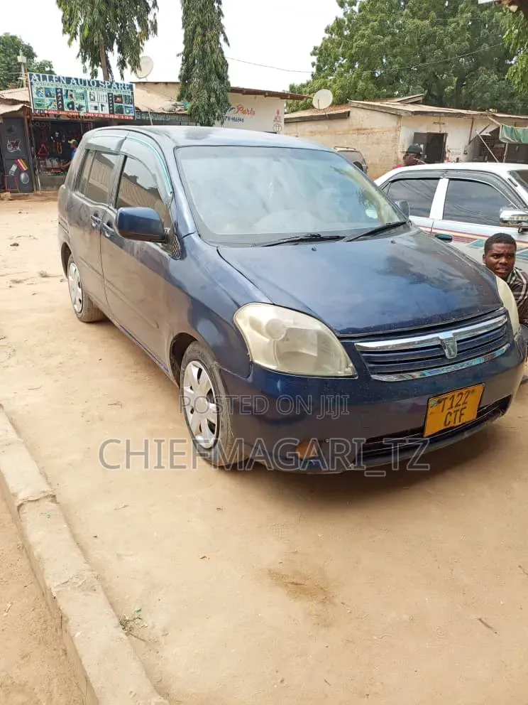 Toyota Raum 2003 Blue