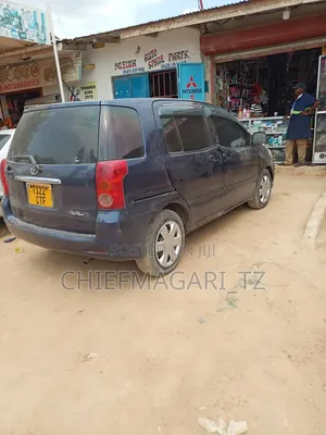 Toyota Raum 2003 Blue