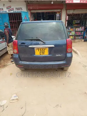 Toyota Raum 2003 Blue