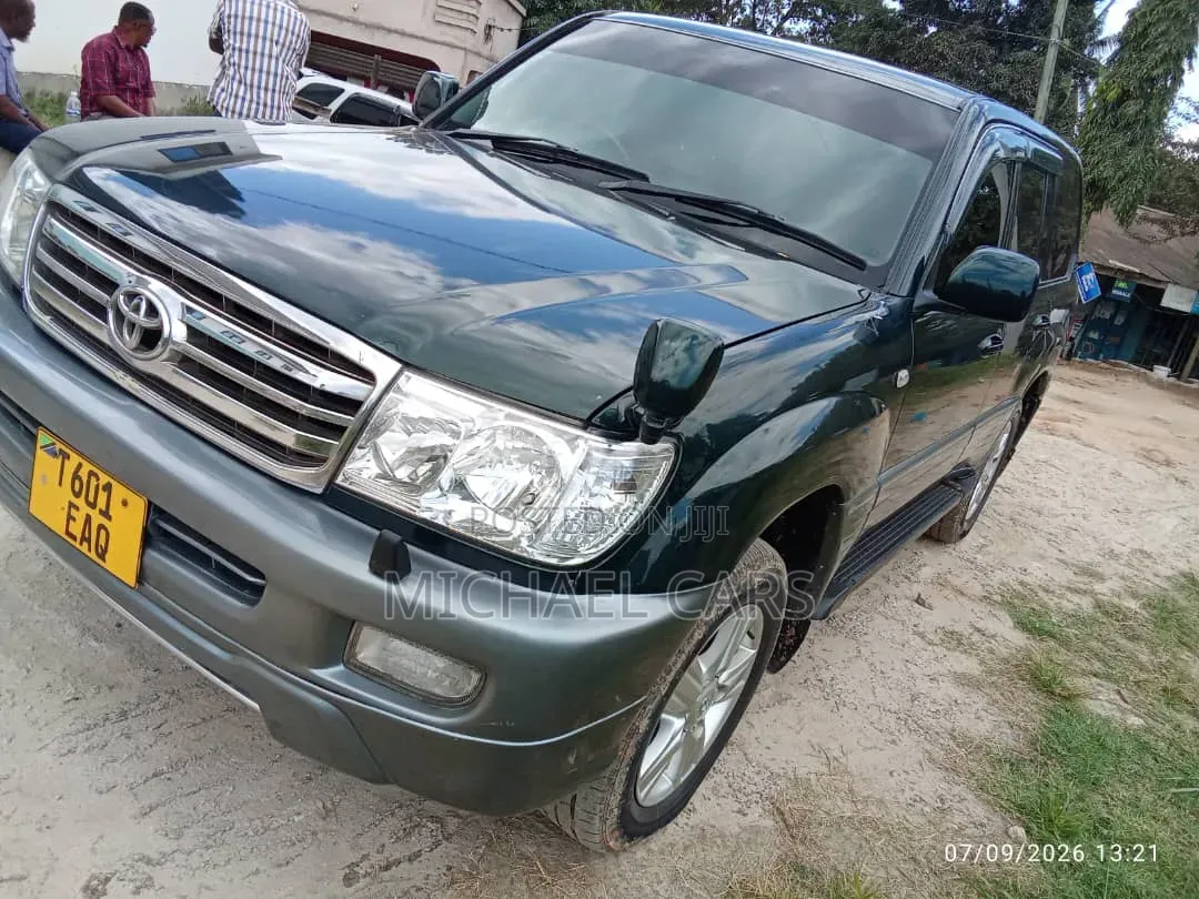 Toyota Land Cruiser 2002 Black