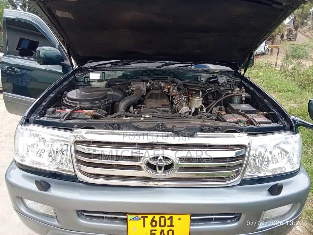 Toyota Land Cruiser 2002 Black