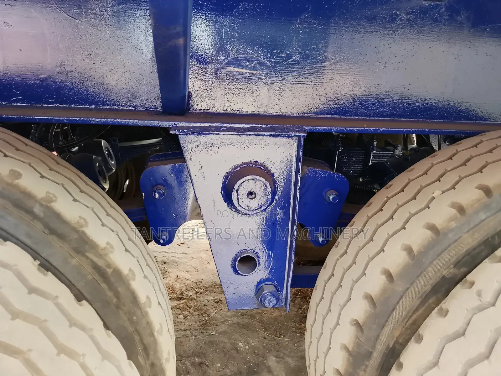 Double Tyre Treila Ya Kwenda Kazini