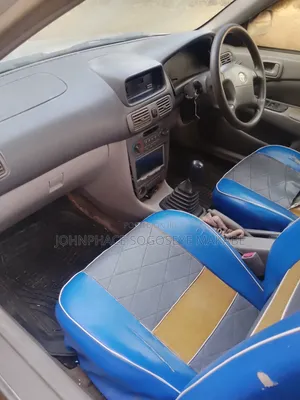 Toyota Corolla 2000 Silver