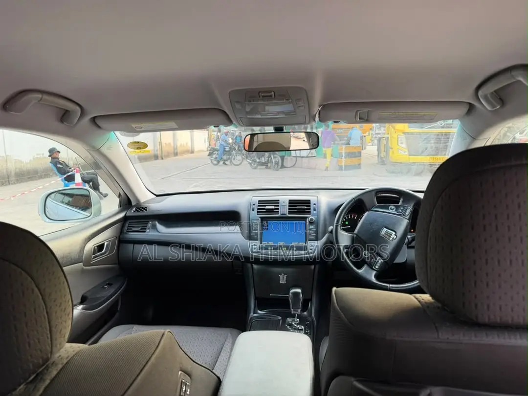 Toyota Crown 2008 Silver