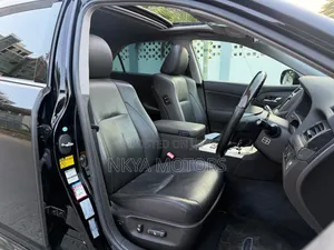 Toyota Crown 2010 Black