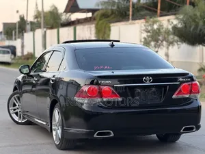 Toyota Crown 2010 Black