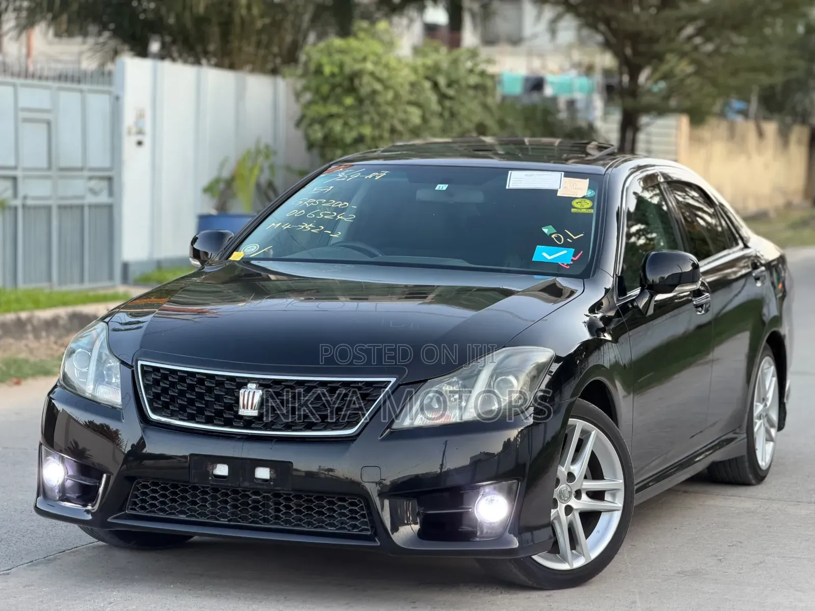 Toyota Crown 2010 Black