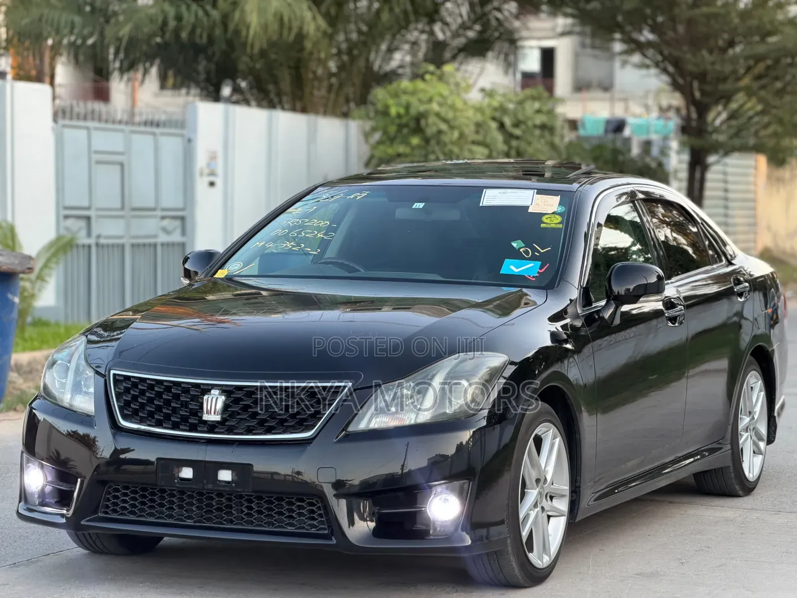Toyota Crown 2010 Black