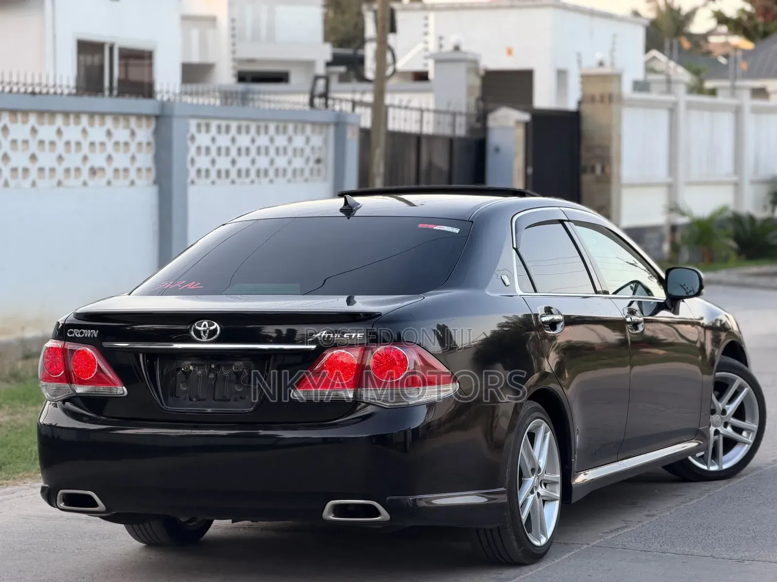 Toyota Crown 2010 Black