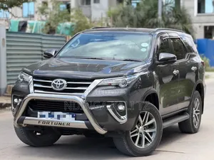 Toyota Fortuner 2019 Gray