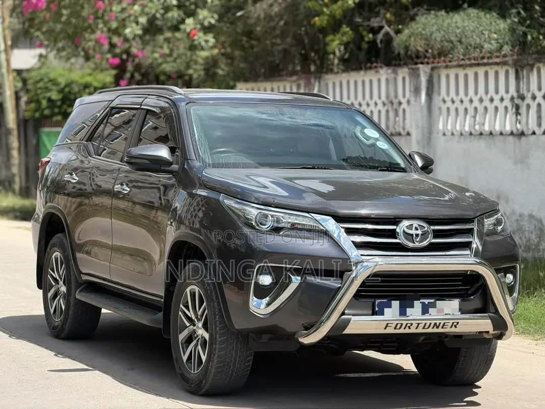 Toyota Fortuner 2019 Gray