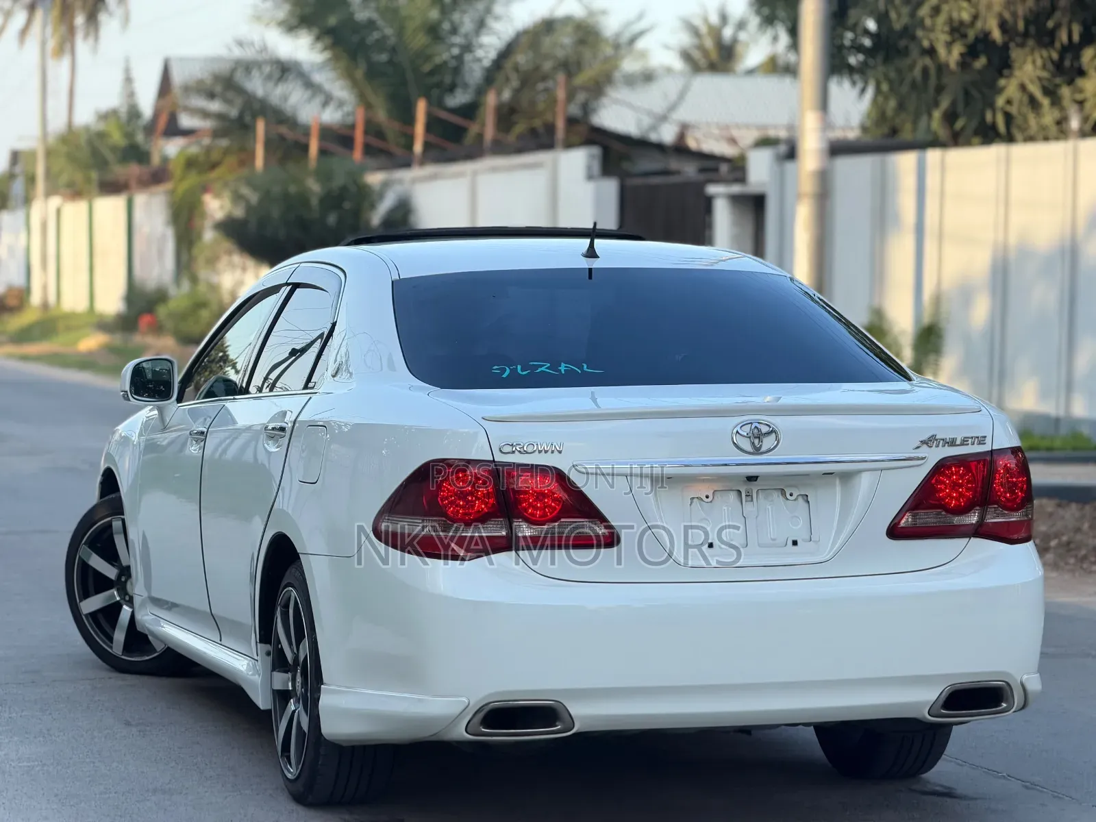 Toyota Crown 2010 White