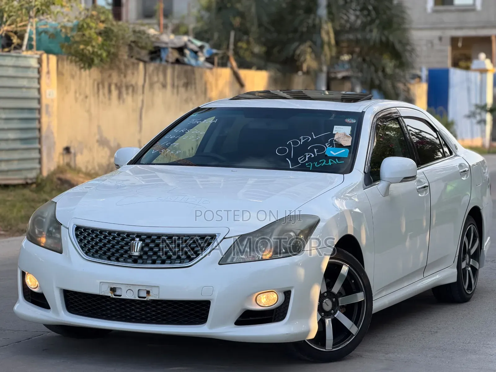Toyota Crown 2010 White