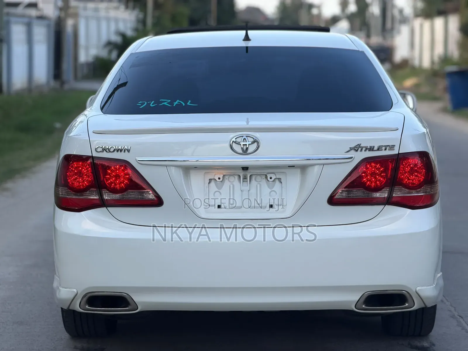 Toyota Crown 2010 White