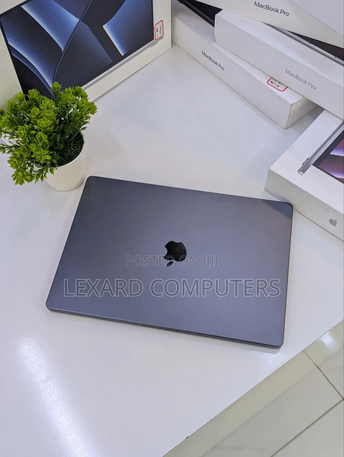 Laptop Apple MacBook Pro 2023 M3 Pro 18GB Apple M3 Pro SSD 1T