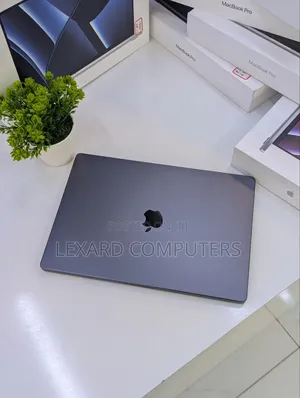 Laptop Apple MacBook Pro 2023 M3 Pro 18GB Apple M3 Pro SSD 1T