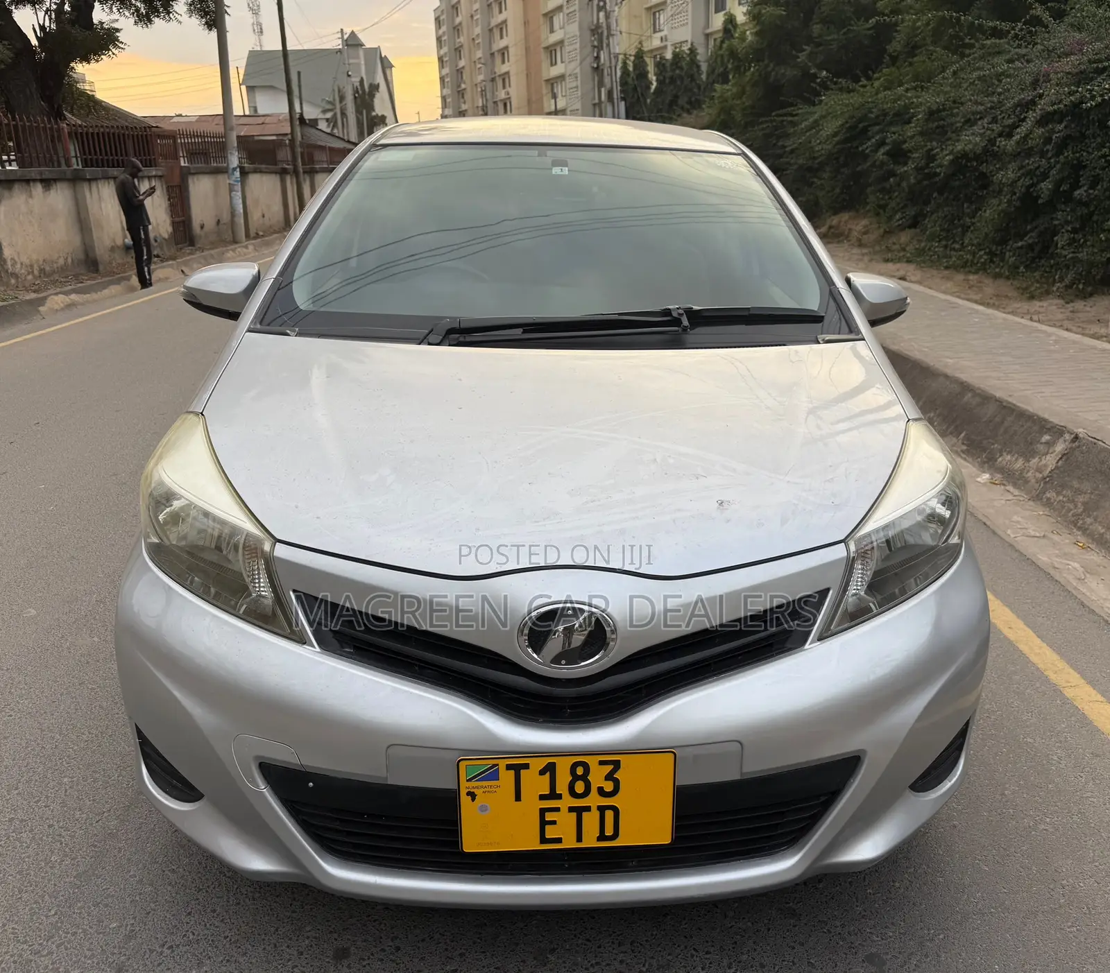 Toyota Vitz 2012 Silver