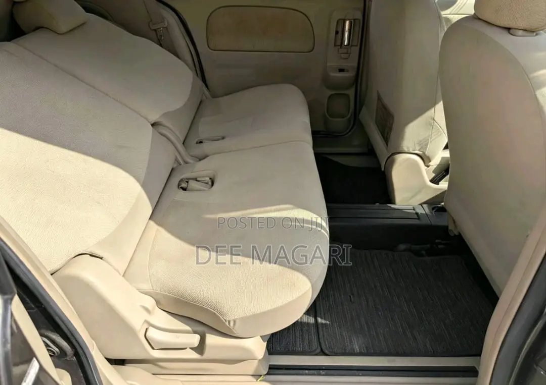 Toyota Sienta 2007 Silver