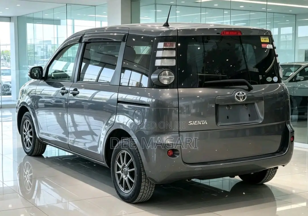 Toyota Sienta 2007 Silver