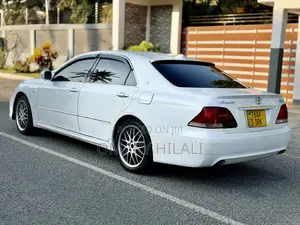 Toyota Crown 2006 Pearl
