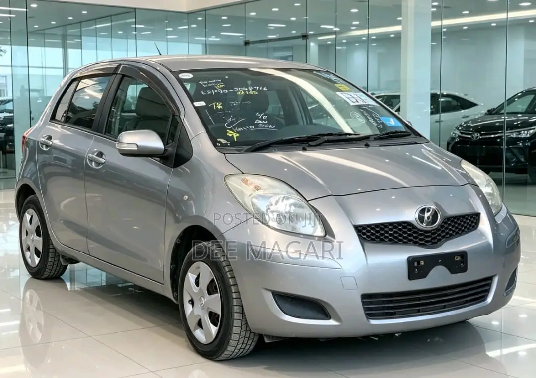 Toyota Vitz 2009 Gray
