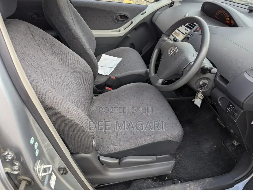 Toyota Vitz 2009 Gray