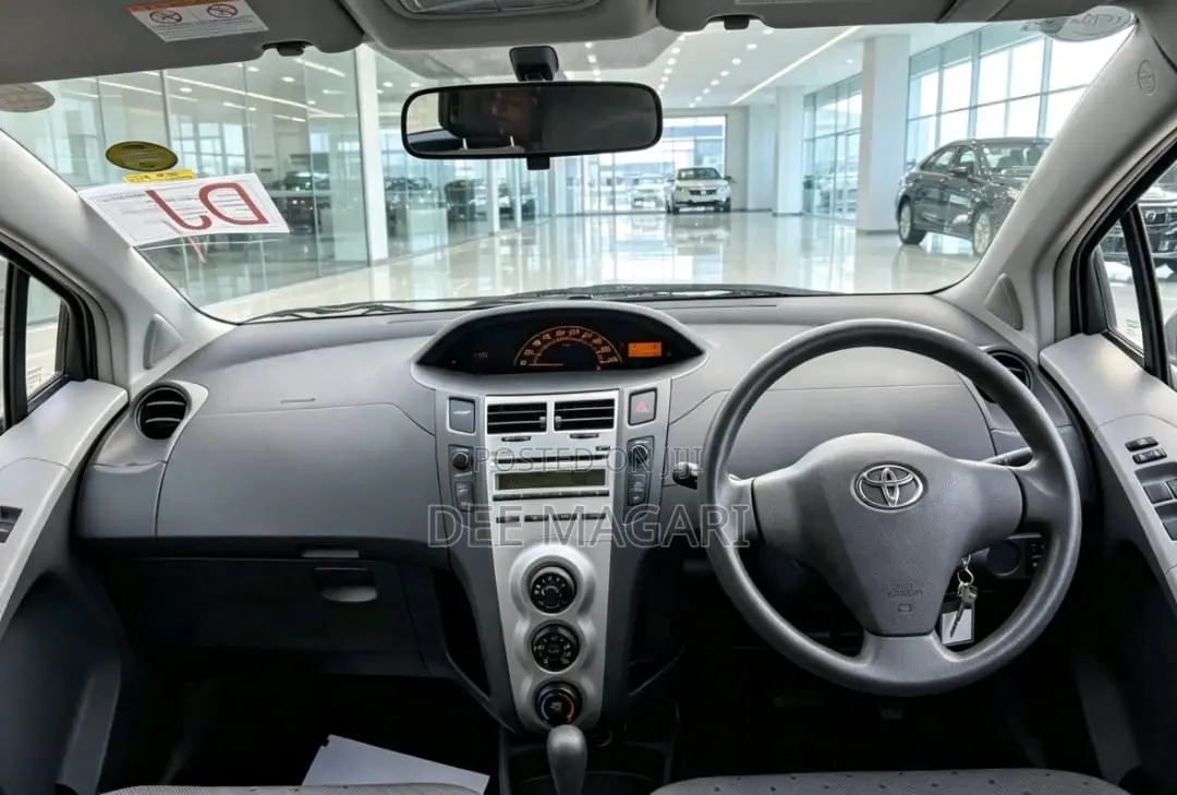 Toyota Vitz 2009 Gray