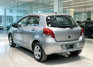 Toyota Vitz 2009 Gray