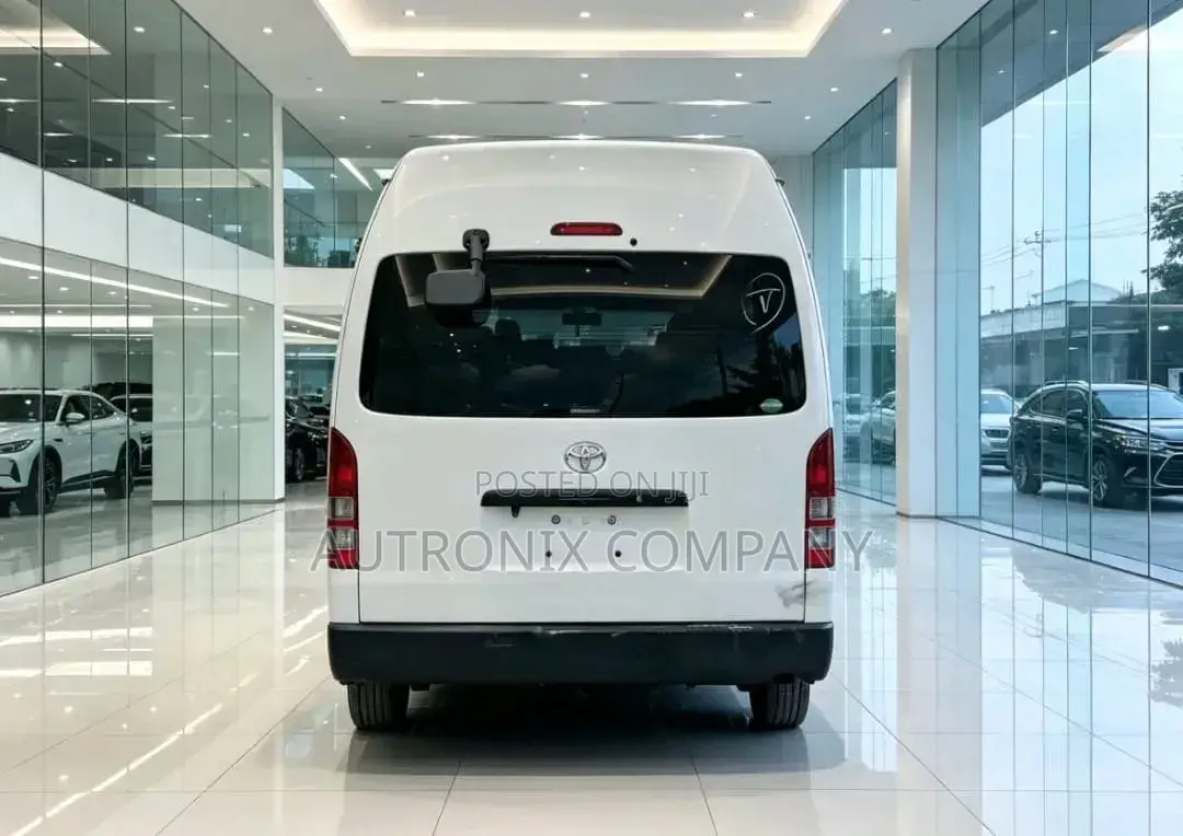 Toyota Quantum 2012
