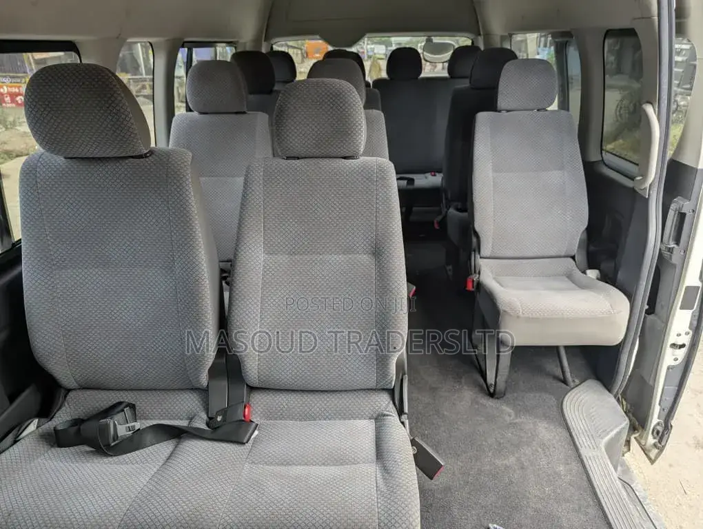Toyota Quantum 2012