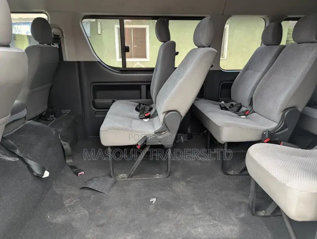 Toyota Quantum 2012