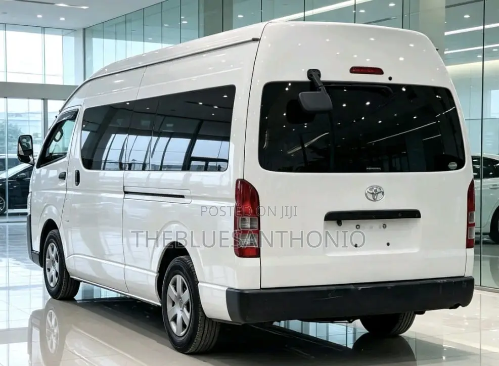 Toyota HiAce 2013 White