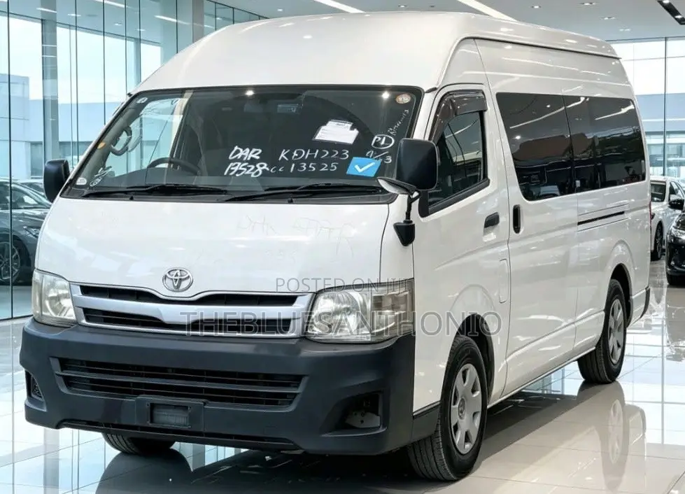 Toyota HiAce 2013 White