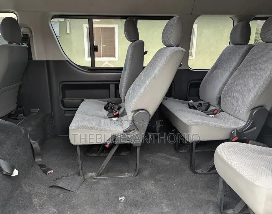 Toyota HiAce 2013 White