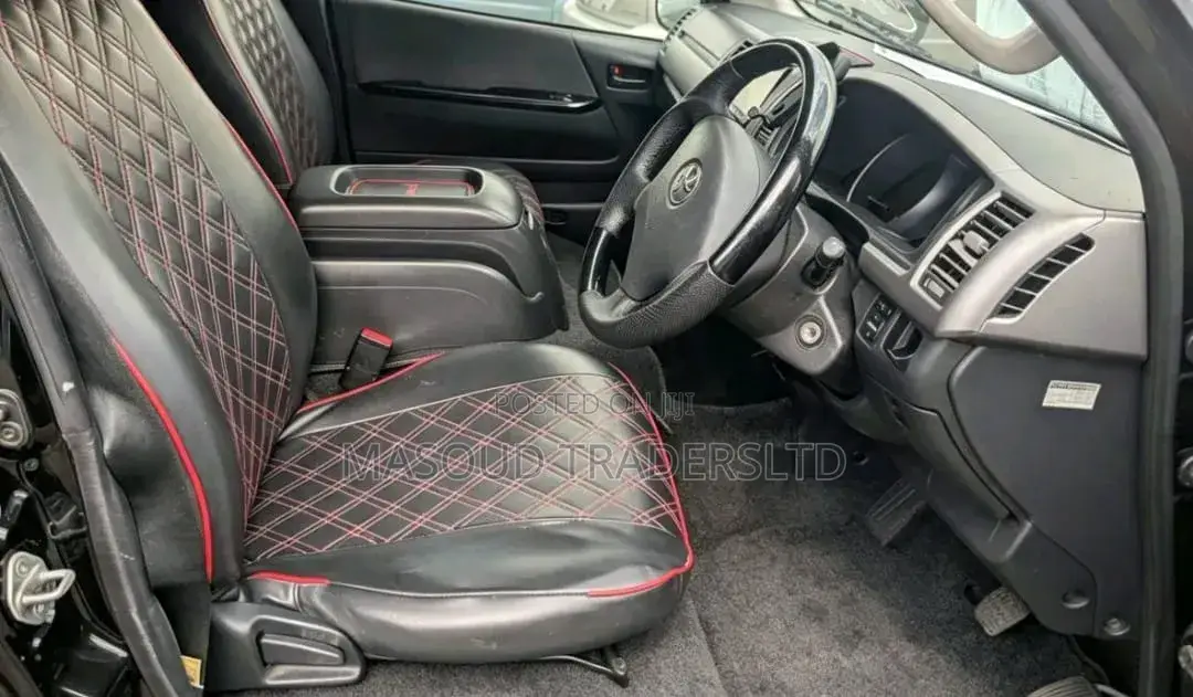 Toyota Quantum 2011 Black