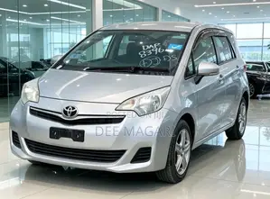 Toyota Ractis 2011 Silver