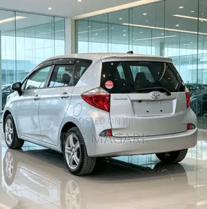 Toyota Ractis 2011 Silver