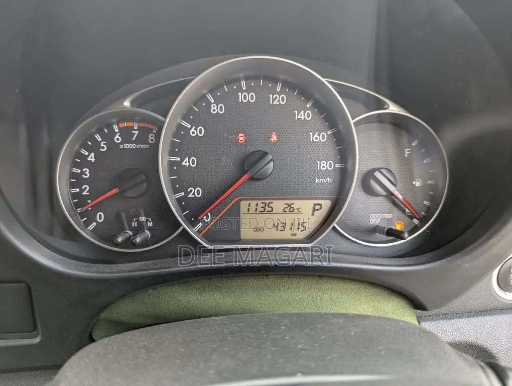 Toyota Ractis 2011 Silver
